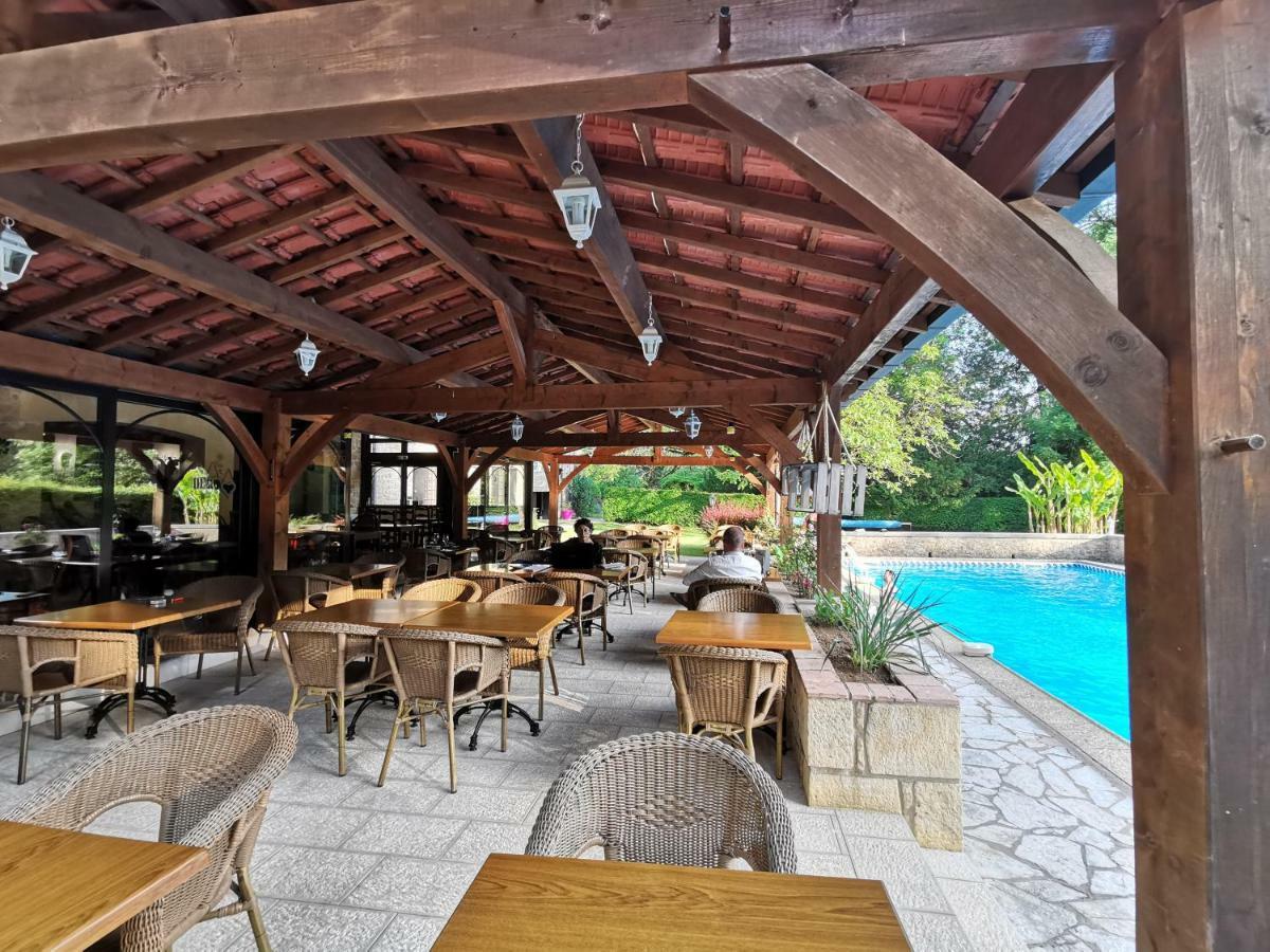 Hotel Le Relais Du Touron 카르삭아일락 외부 사진